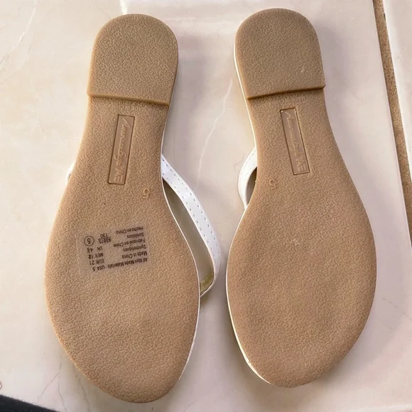 AmericanEagle Slippers - Picture 2 of 2
